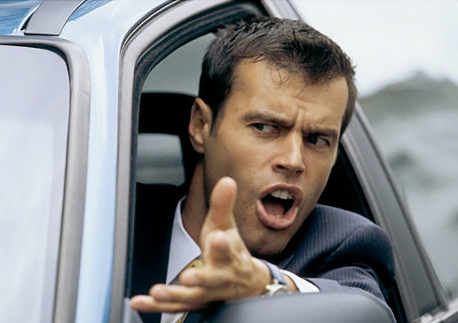 Tailgating tops bad driving habits survey
