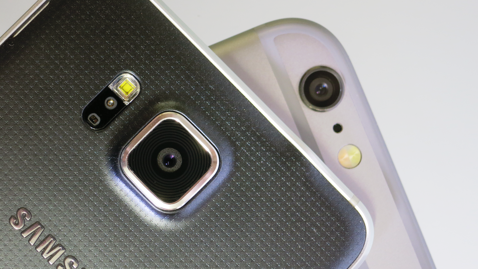 Samsung Galaxy Alpha vs Apple iPhone 6 Plus: Which is best for me?