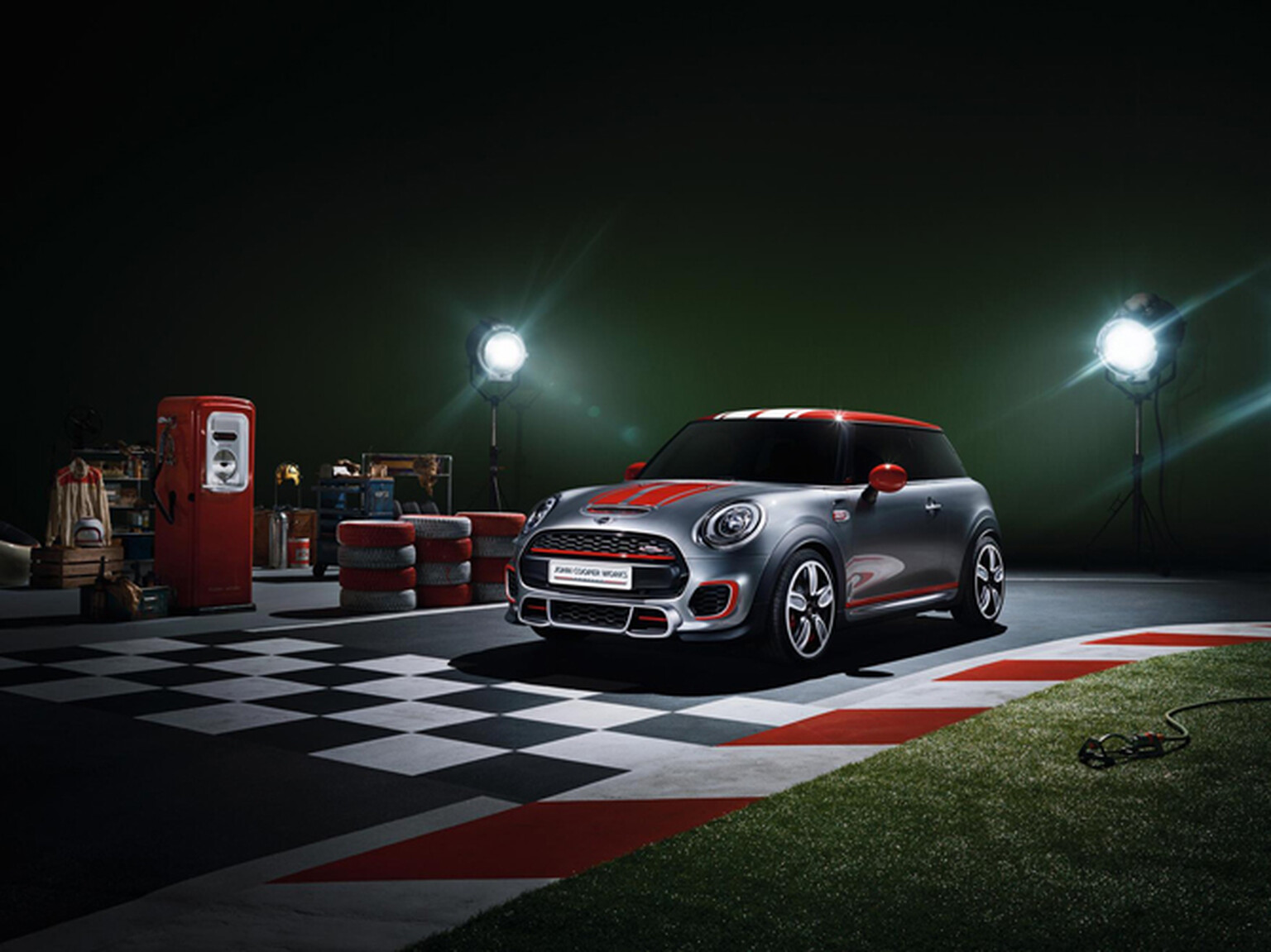 Mini John Cooper Works Concept reveals a sporty number