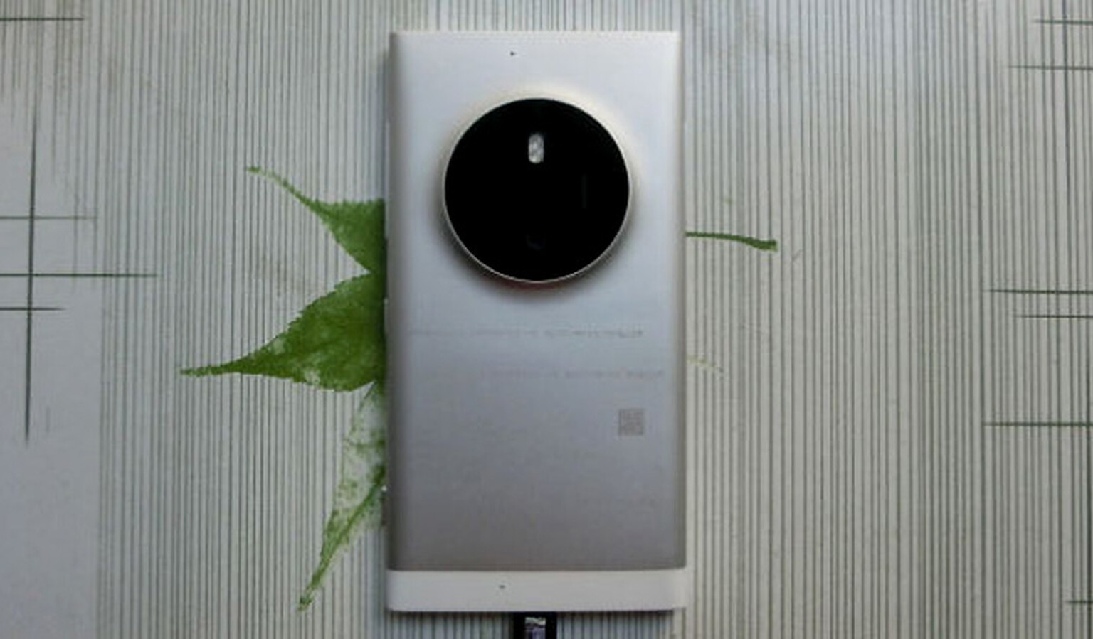 Mysterious metal Lumia with a camera bump appears online