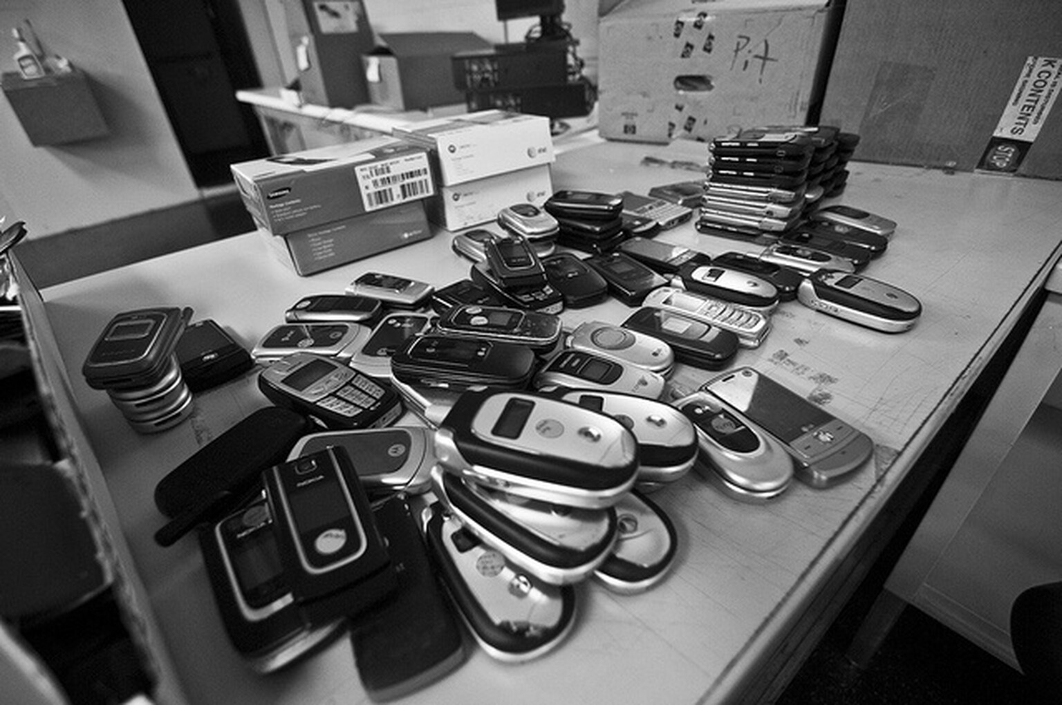 How to recycle your old mobile phone or tablet