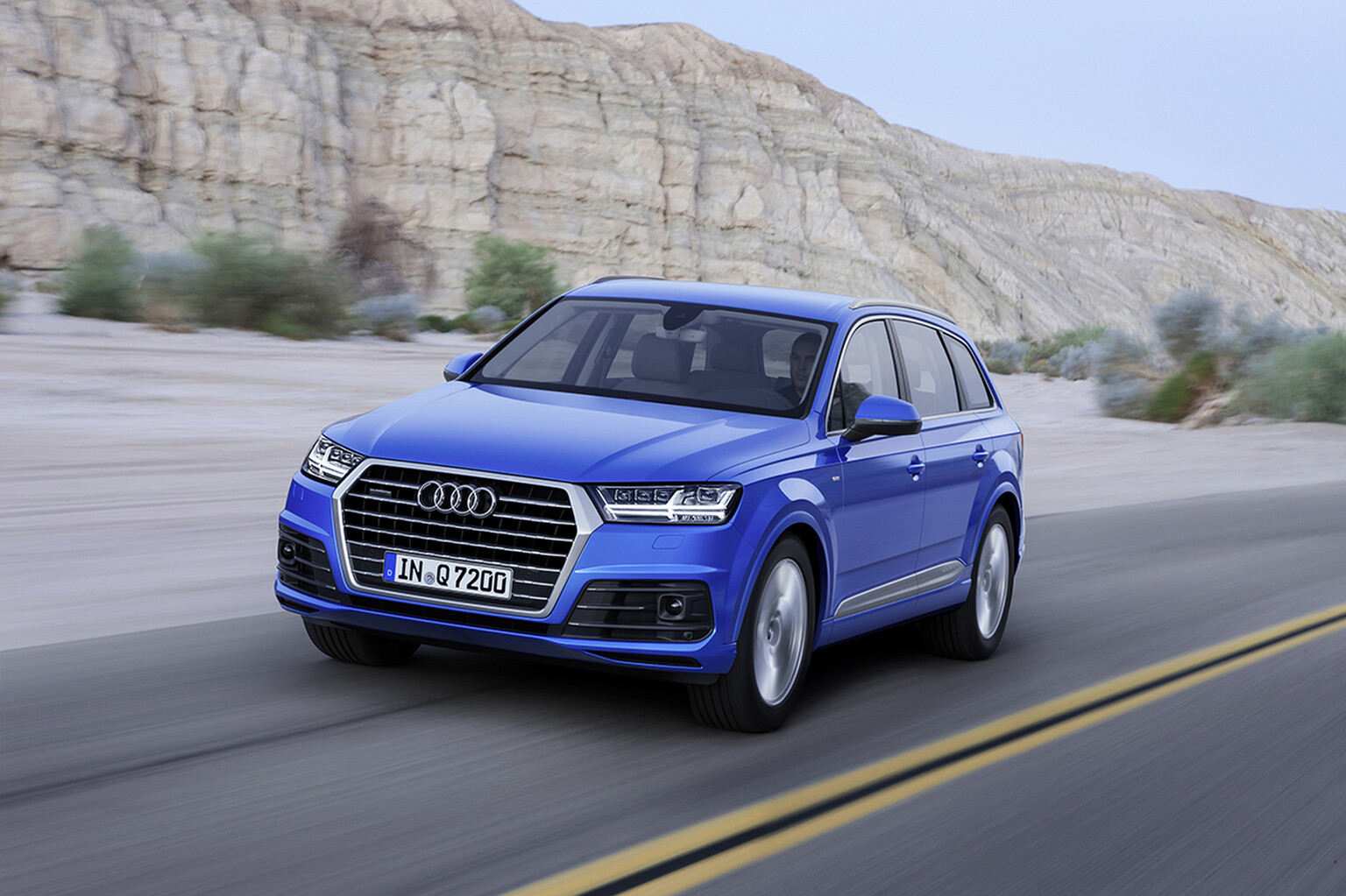 New 2015 Audi Q7 sheds the pounds, gains hybrid e-tron option