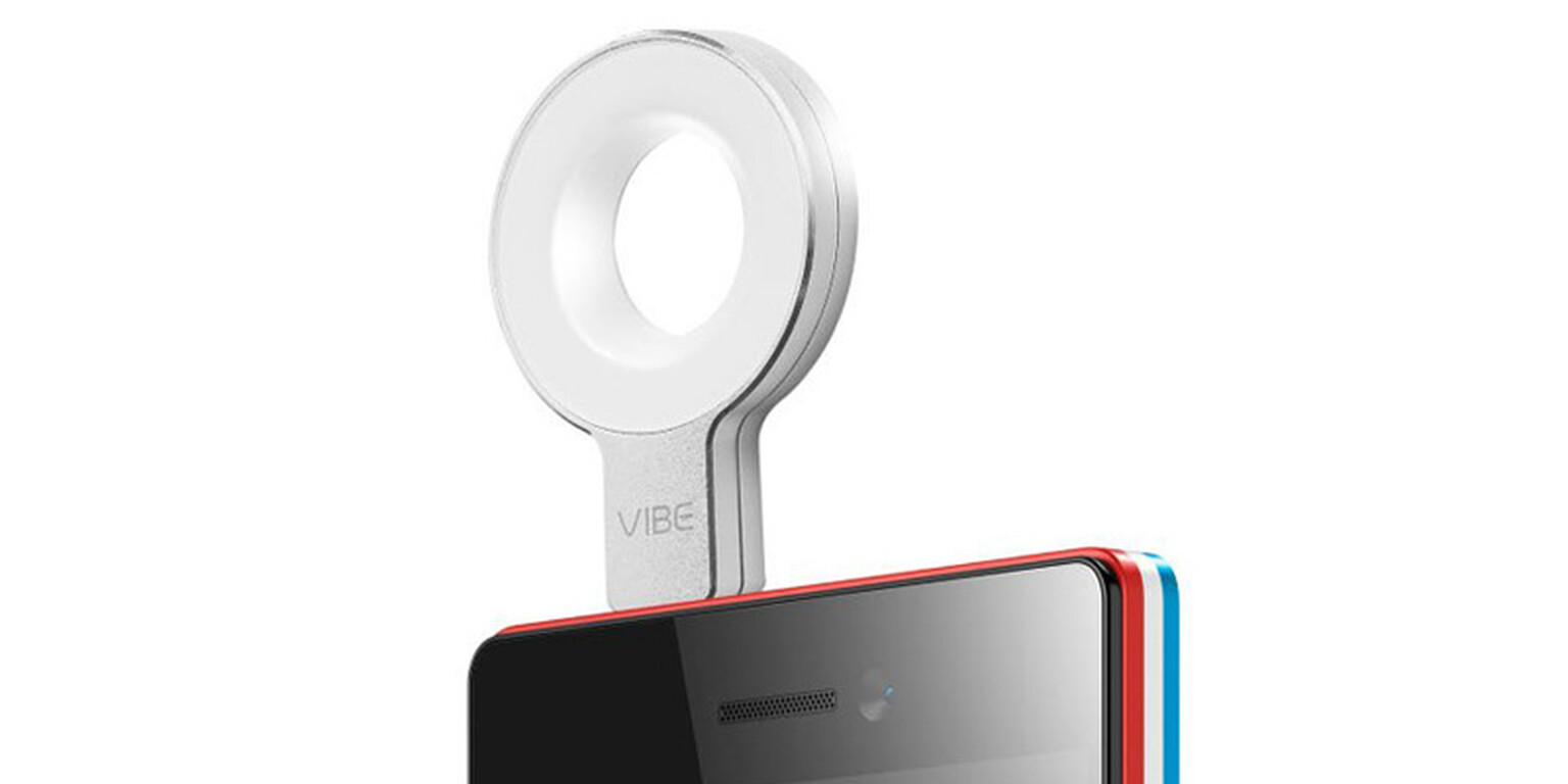 Lenovo's created a dedicated selfie flash for your smartphone