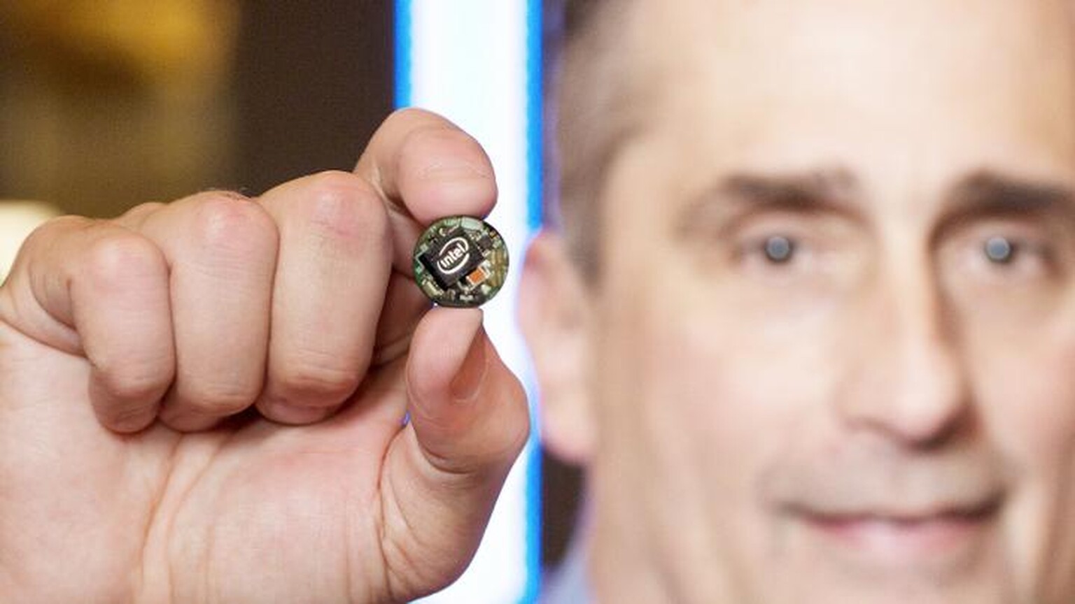 Button-sized Intel Curie computer will drive next-gen wearables