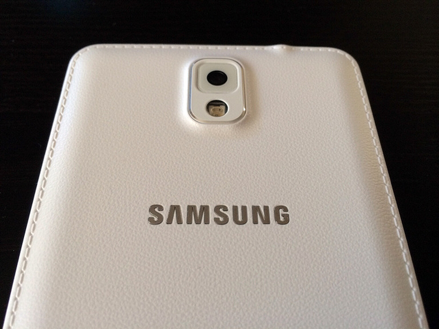 Samsung Galaxy S6 to take on Kindle with e-ink display?
