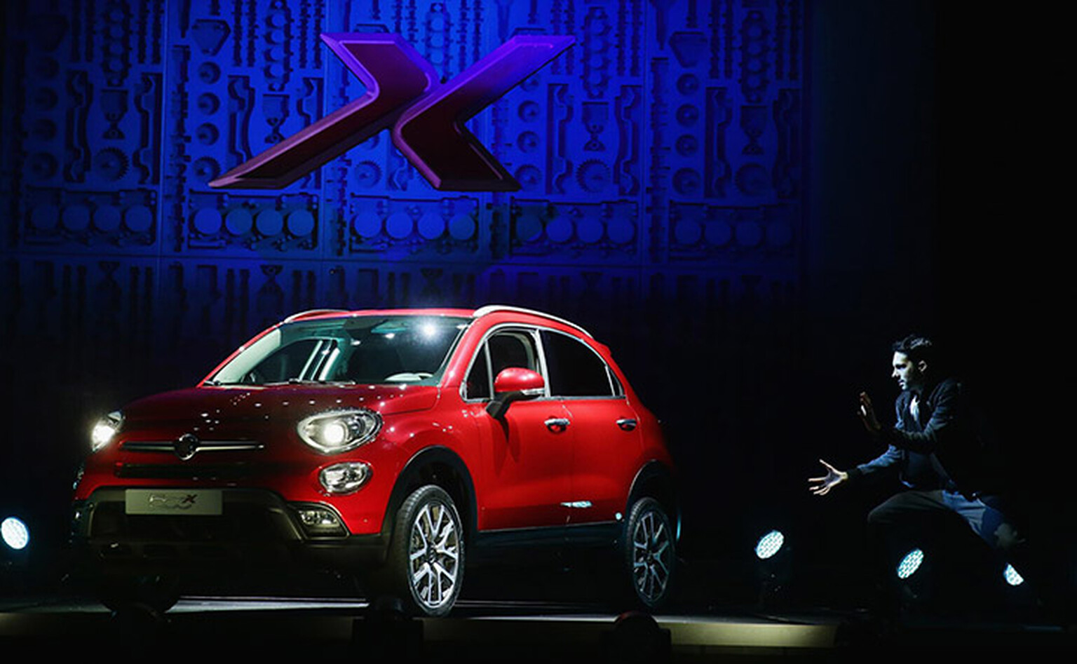 Watch Dynamo magic a Fiat 500X out of nowhere