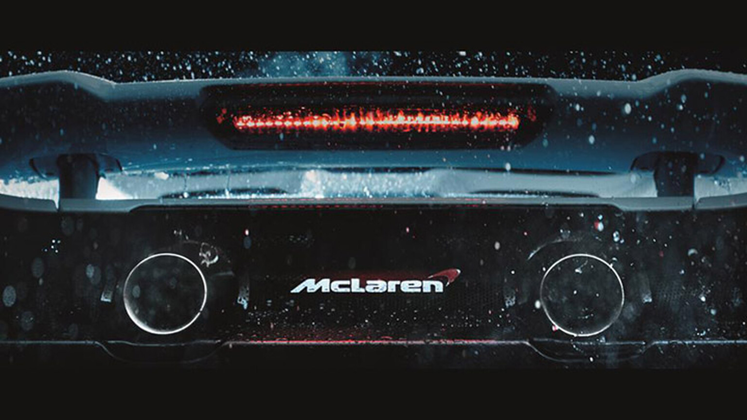 Hear the McLaren 675LT and its titanium exhaust pipes roar