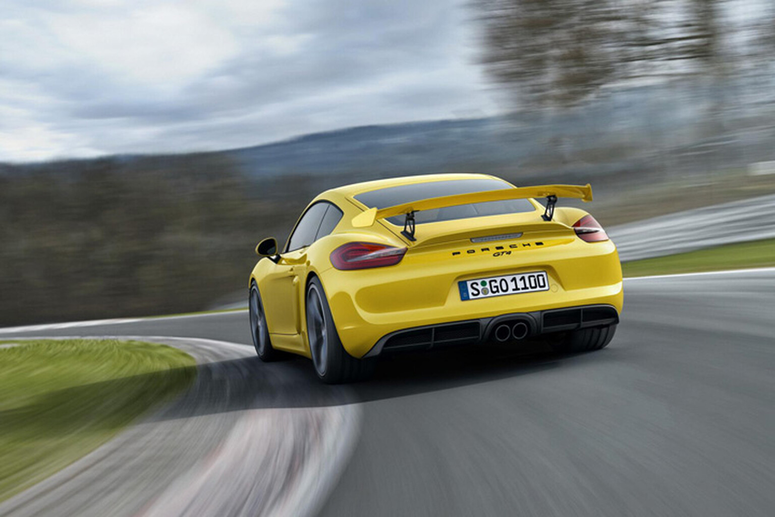 2015 Porsche Cayman GT4 is for the manual gears lover