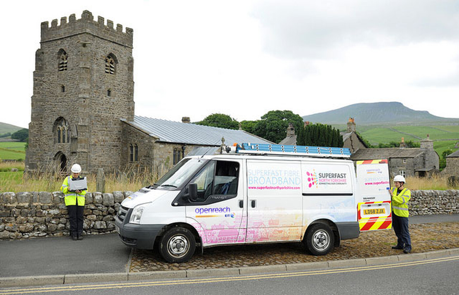 Superfast broadband now available to 80 per cent of the UK