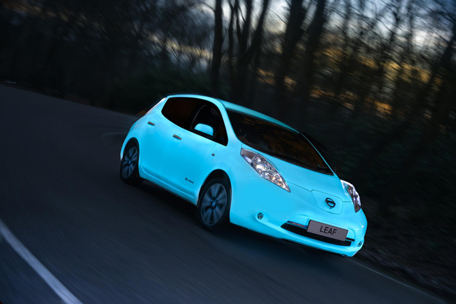 Nissan Leaf glow-in-the-dark paint is hard to miss