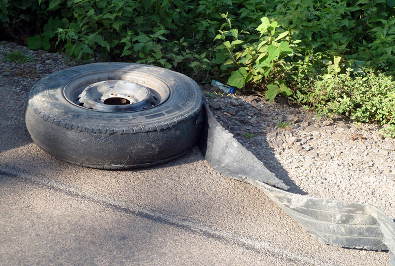 Drunk-driver fails to notice missing wheel for nearly three miles