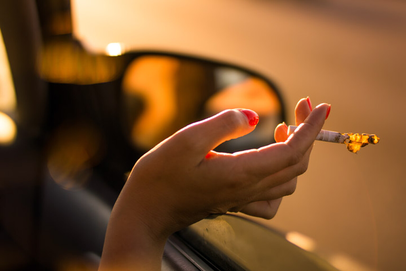 Smoking in a car with a child present to be banned