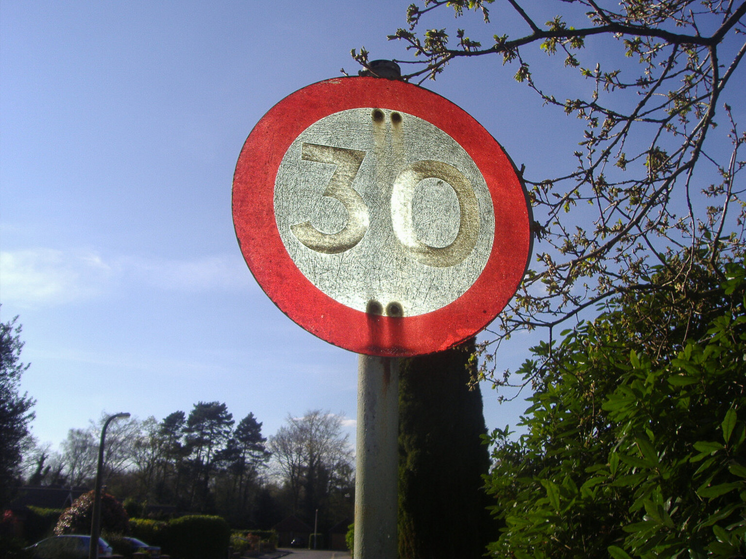 Man doing 98mph in a 30mph zone avoids jail