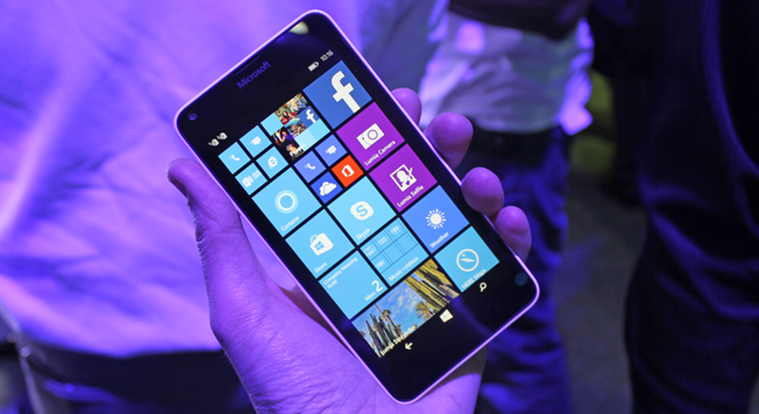 Microsoft Lumia 640 hands-on review at MWC 2015