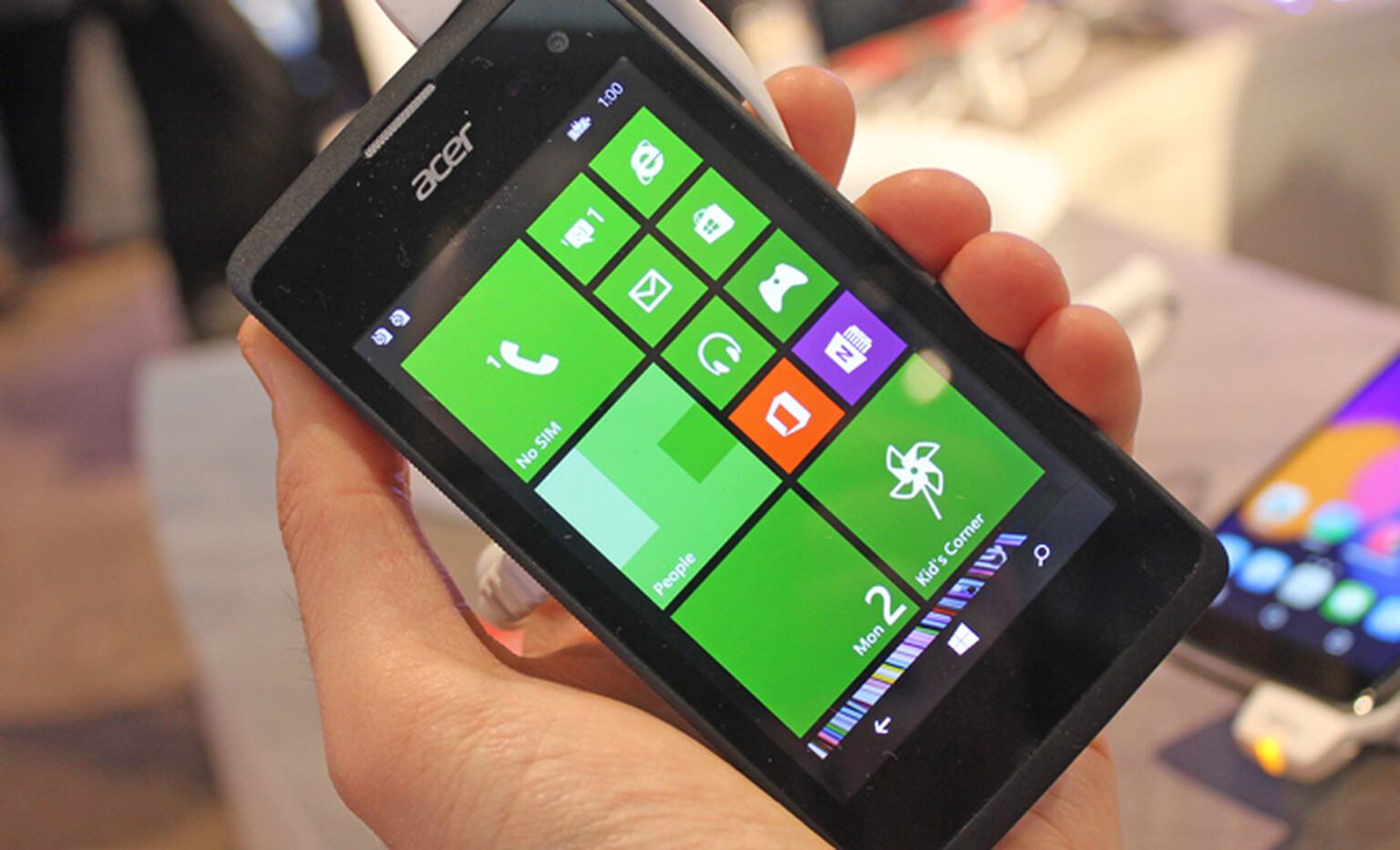 Acer M220 hands-on review at MWC 2015