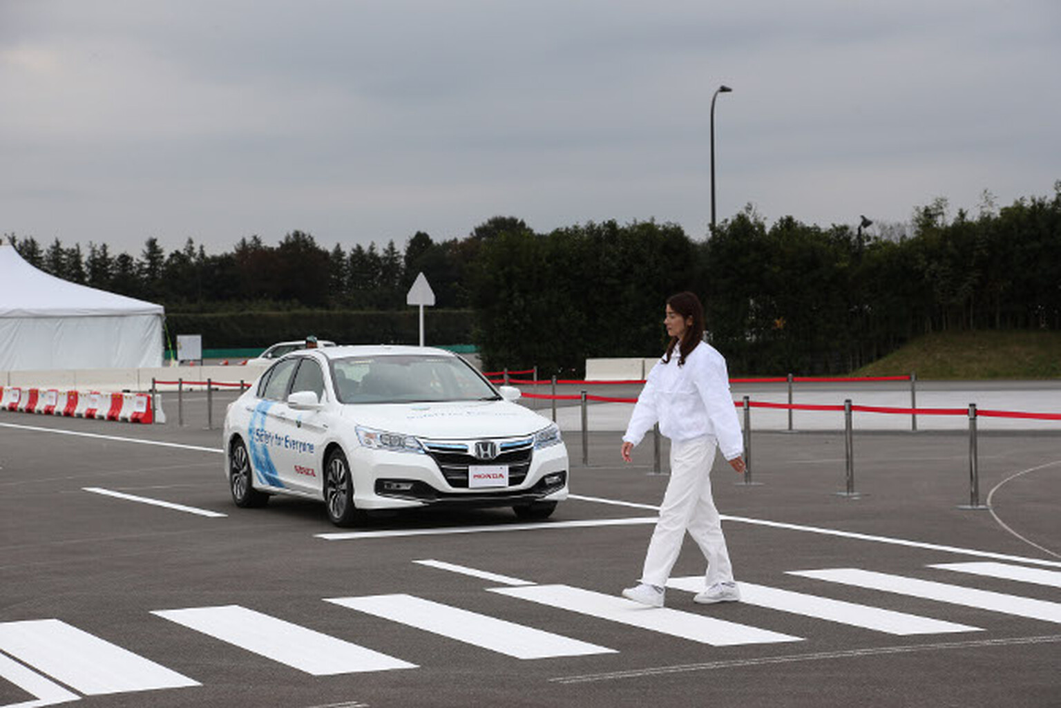 What's it like in a driverless car? We test Honda's autonomous Accord