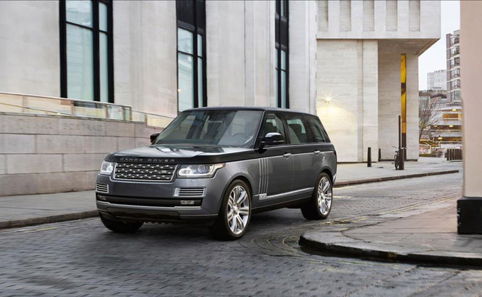 Range Rover SVAutobiography is an off-roader fit for a king