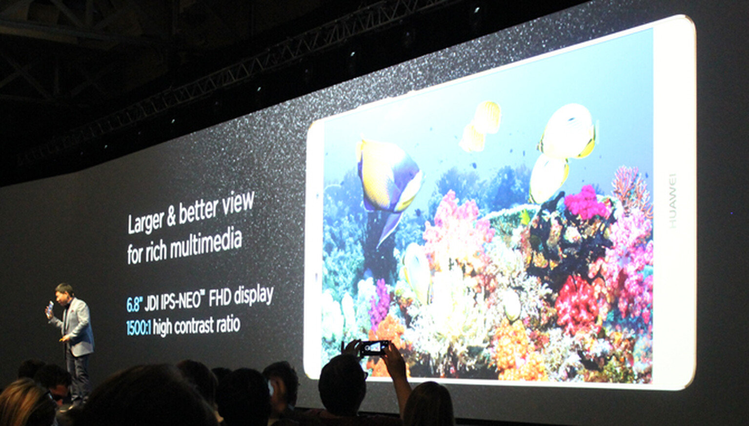 Huawei reveals insanely huge 6.8-inch P8 Max phablet