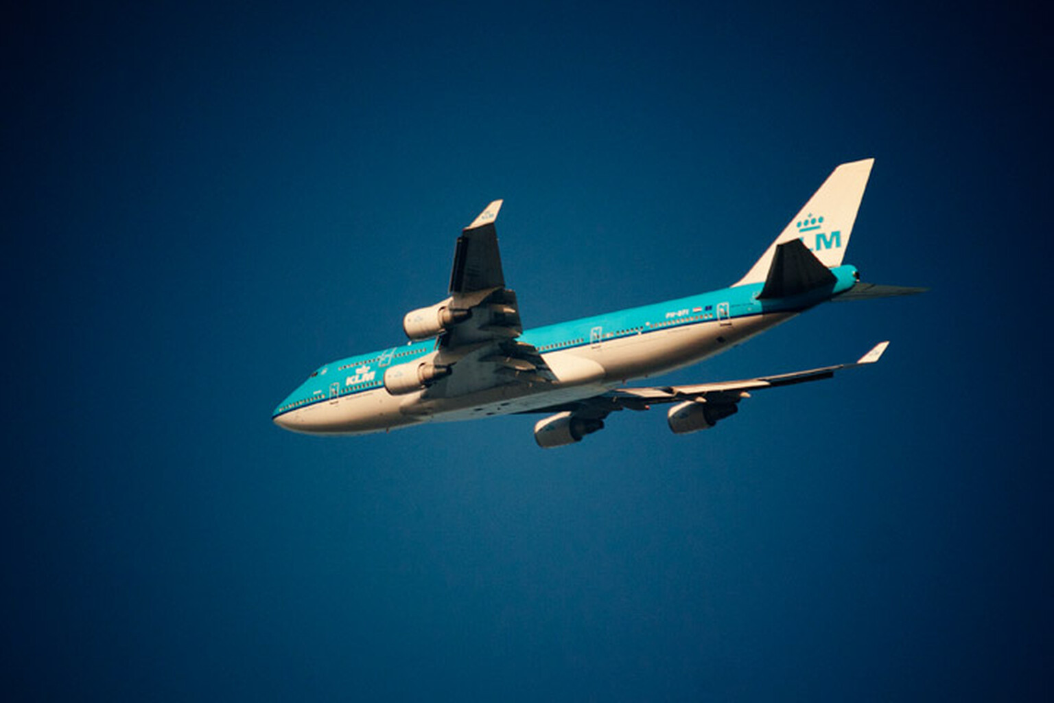 Flying is two times more efficient than driving