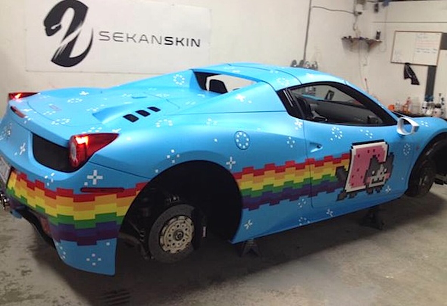 DJ Deadmau5 gives his Ferrari 458 a Nyan Cat makeover