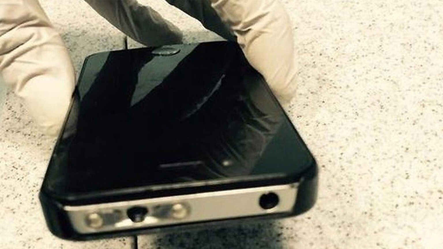 London man arrested for tazer disguised as iPhone