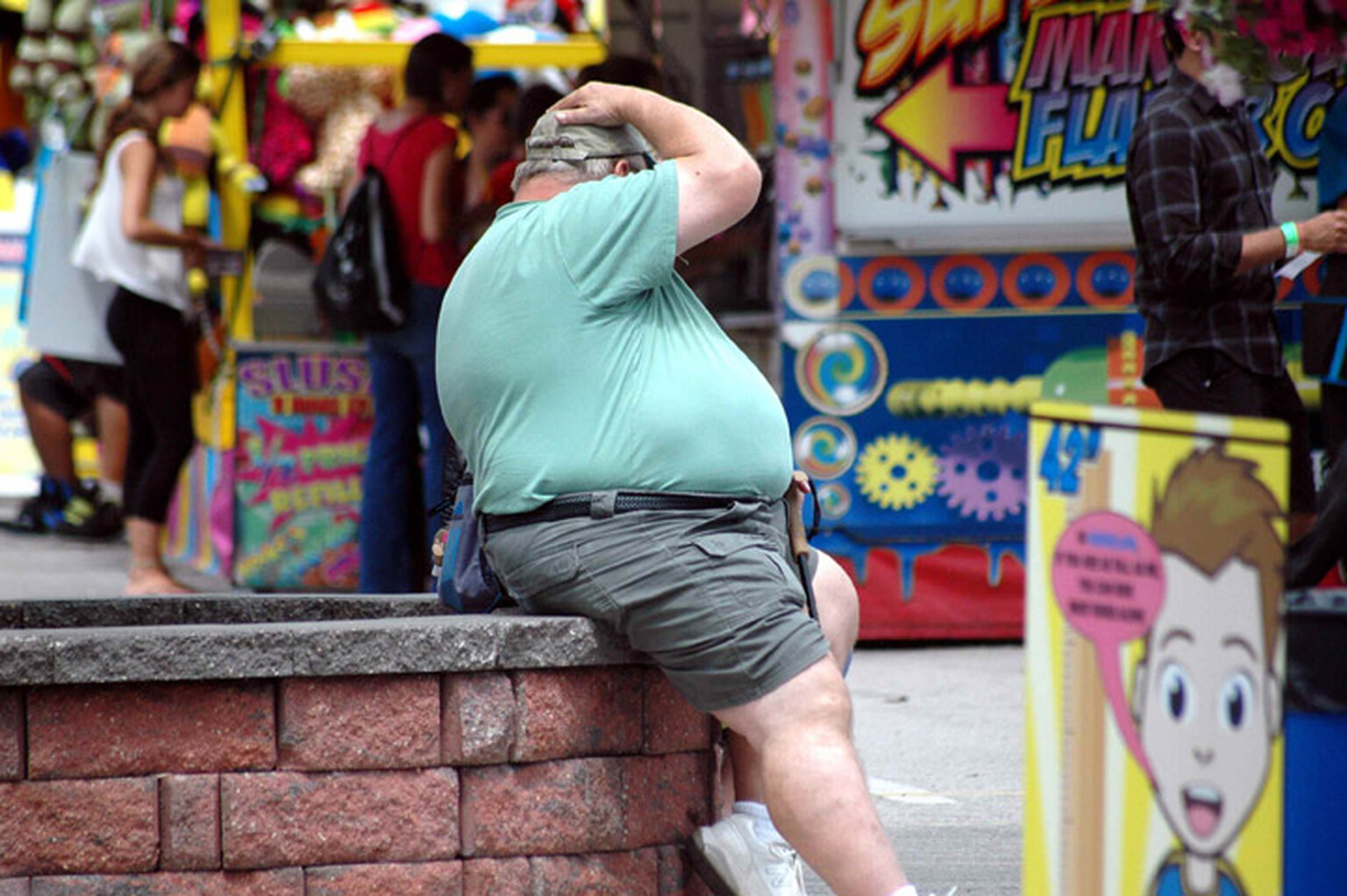 Living near a busy road could be making you fat