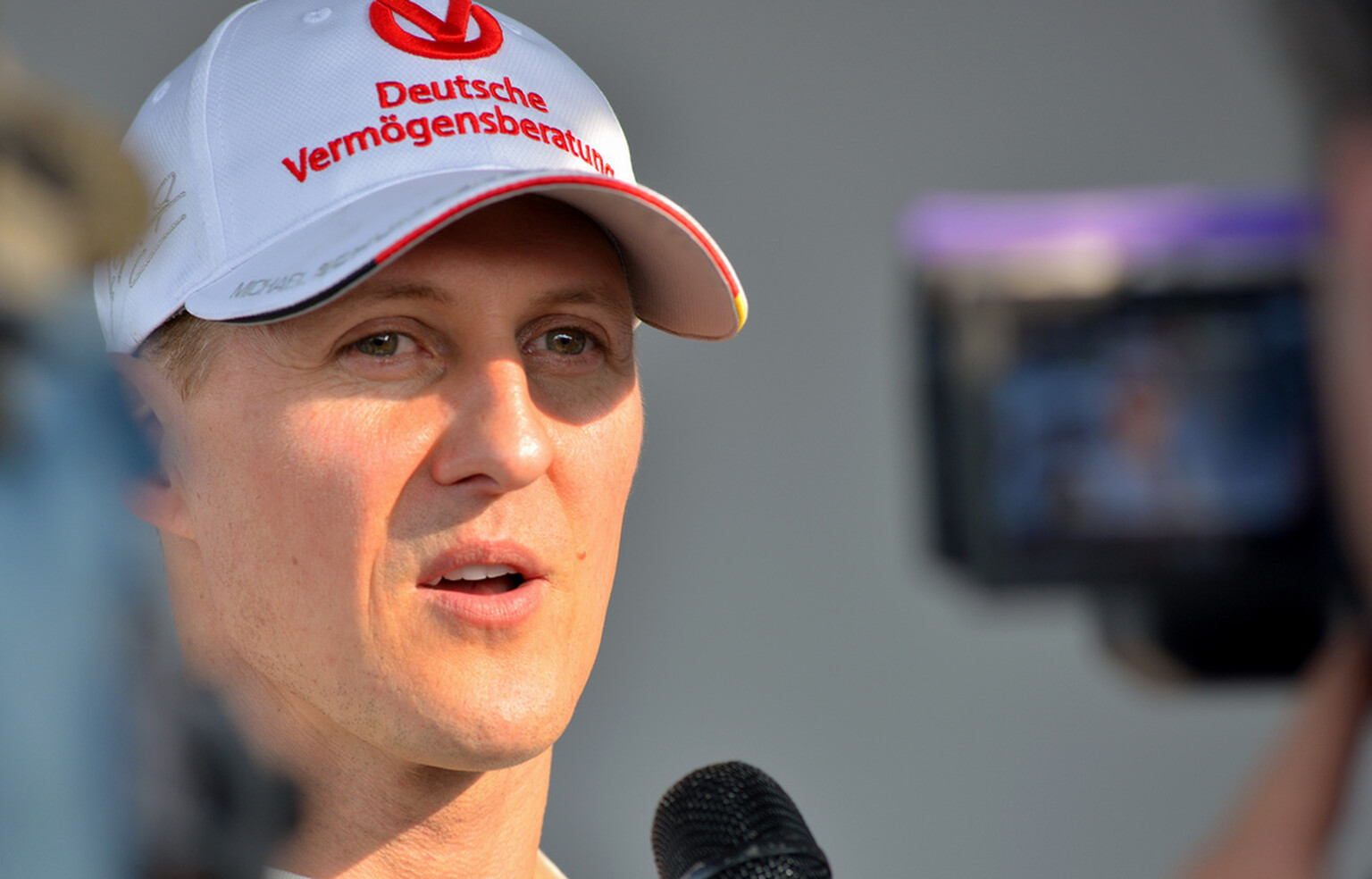 Michael Schumacher not responding to stimuli, and ‘hit by lung infection’