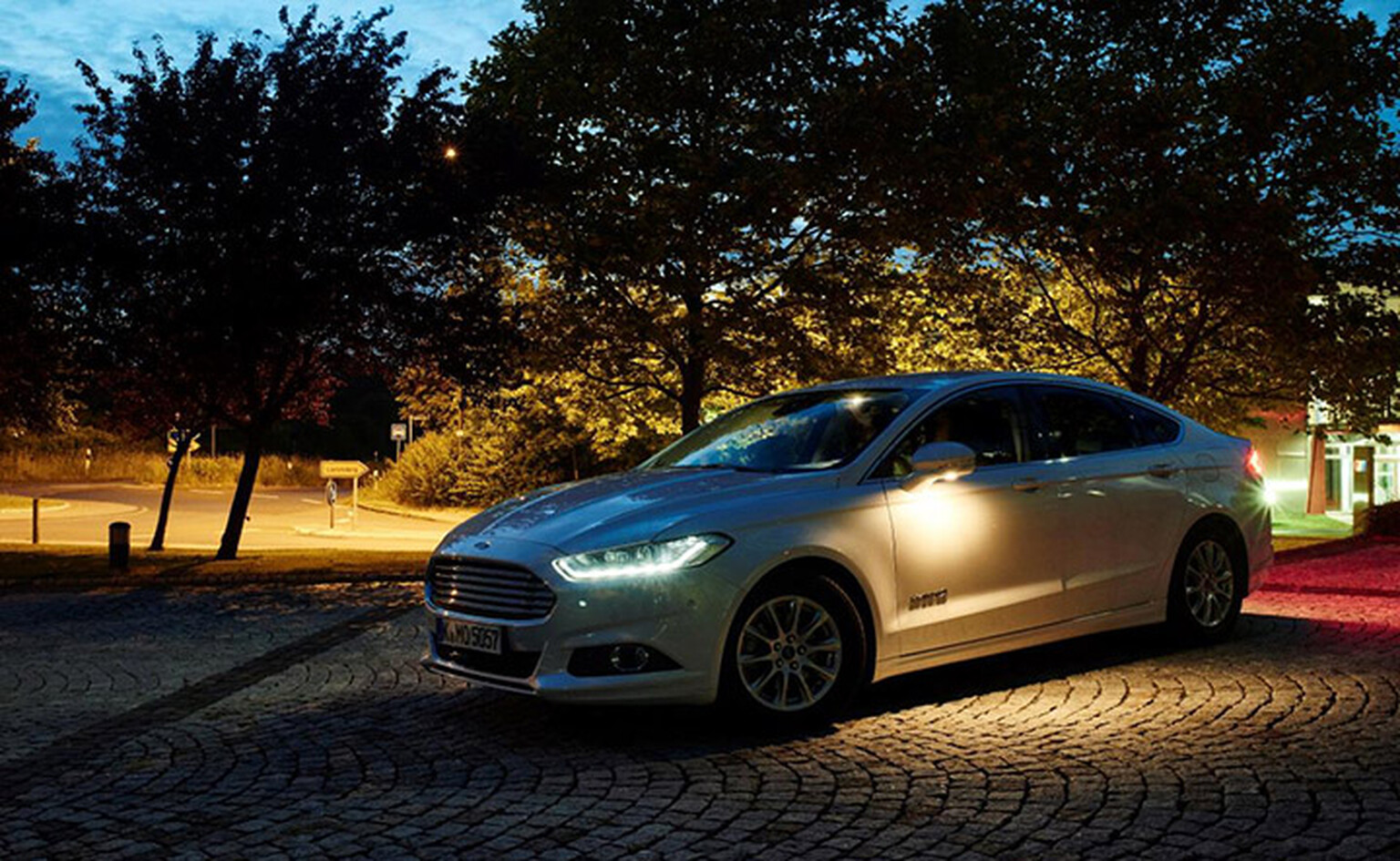 Ford wants to make headlights much smarter