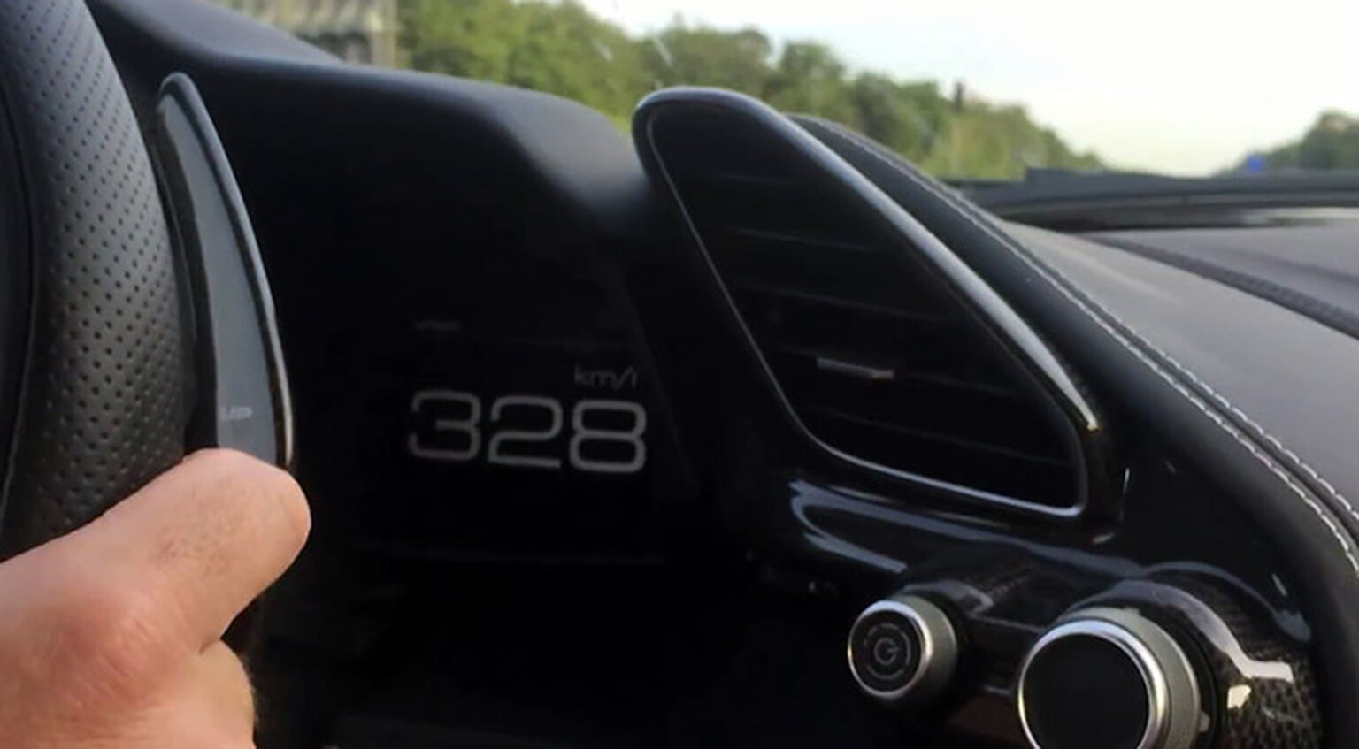 Watch a Ferrari 488 GTB hit 212mph on the Autobahn