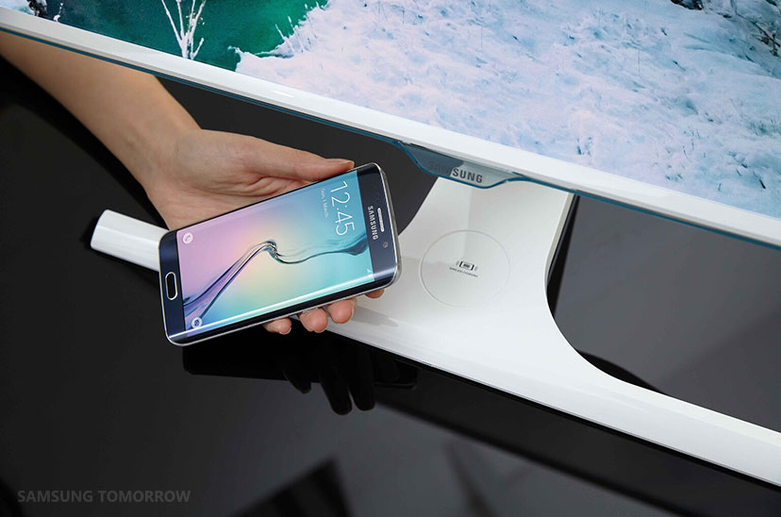 Samsung’s new computer monitor can charge your phone wirelessly
