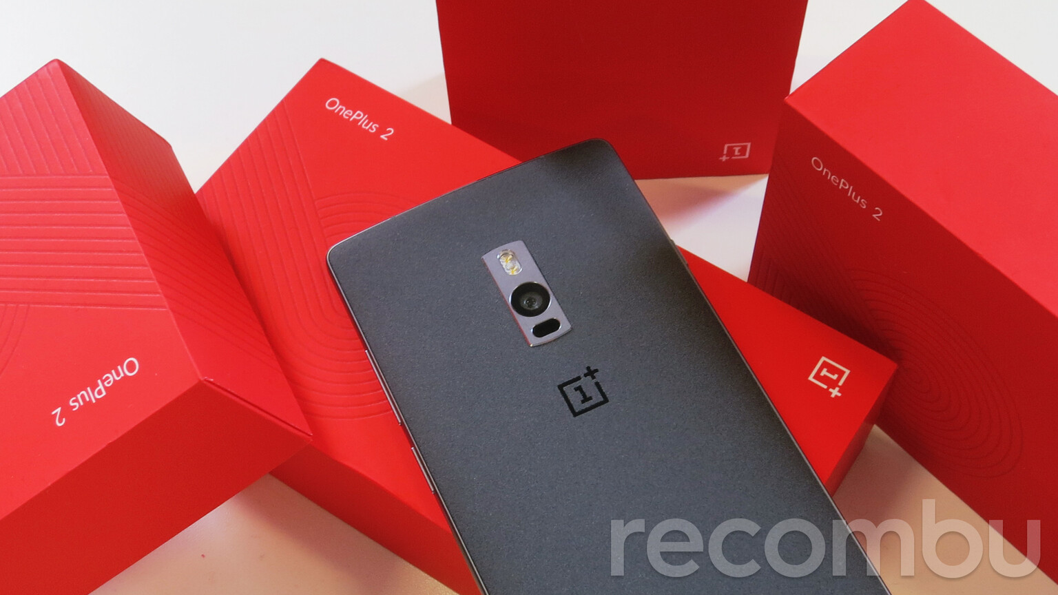 OnePlus is launching a new high-end smartphone before Christmas