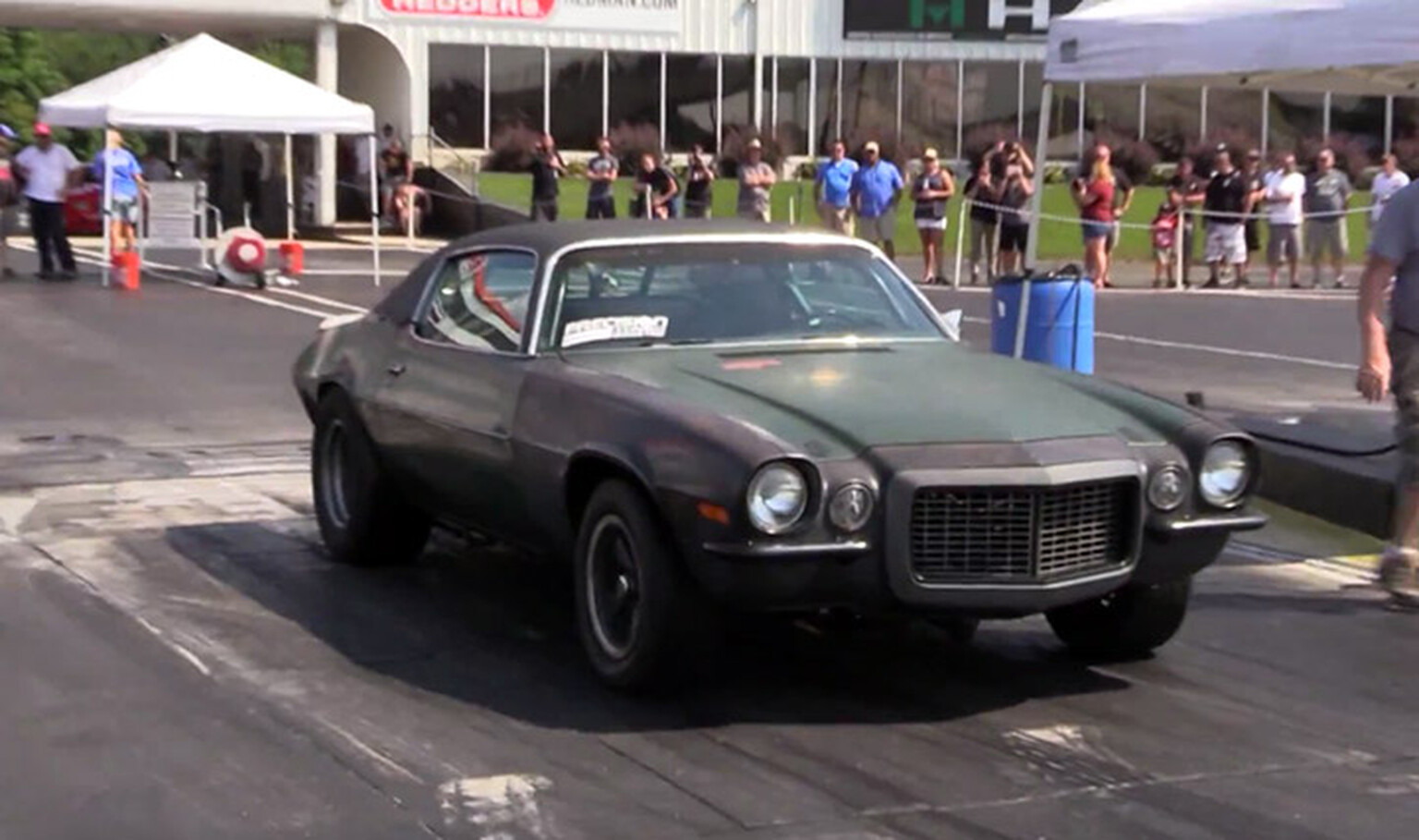 Watch a highly tuned V8 rust bucket murder a Porsche 918
