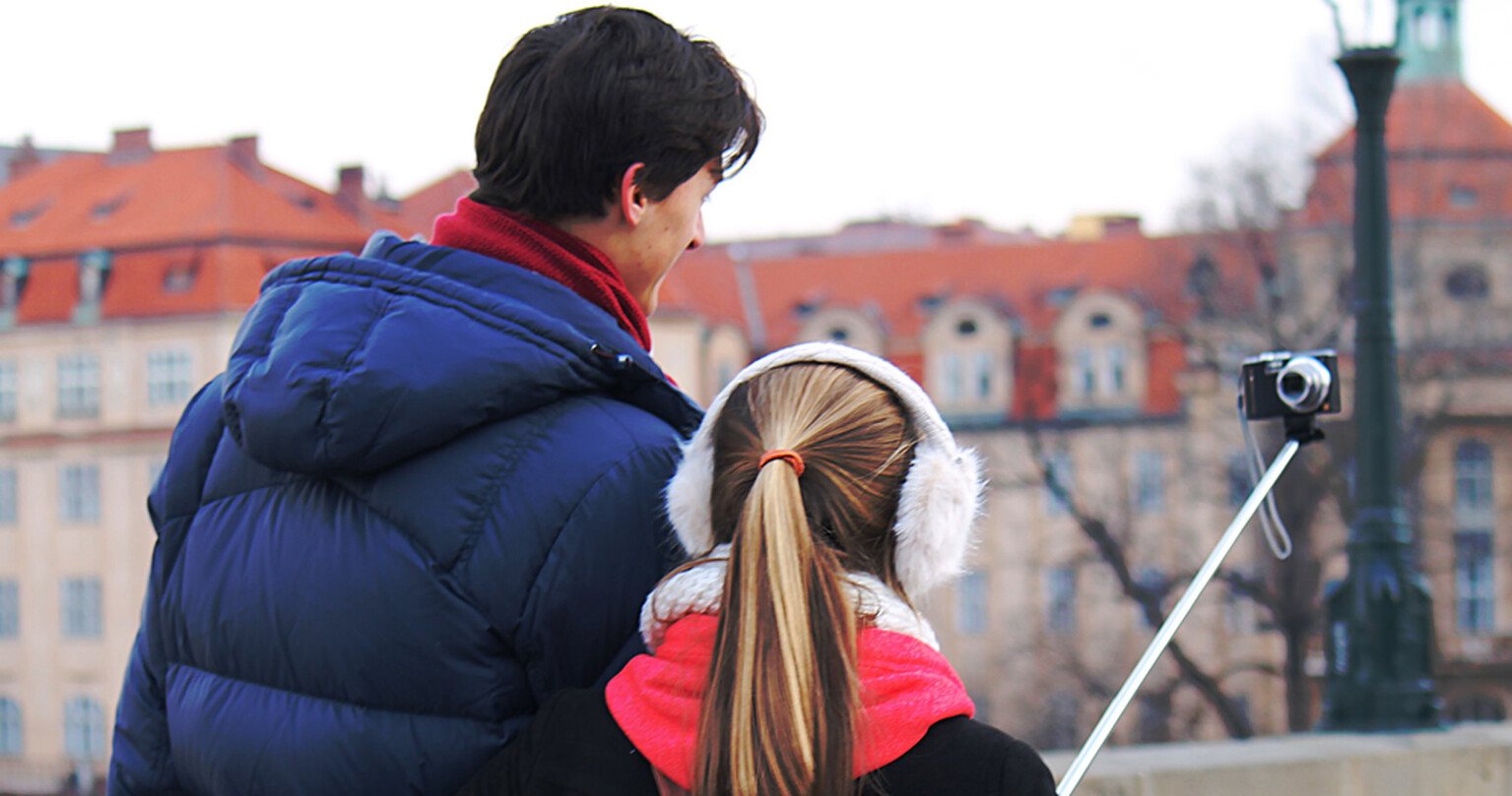 UK selfie stick sales skyrocket despite bans and haters
