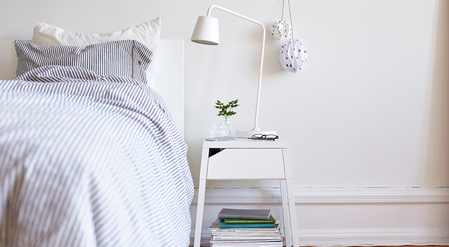 Ikea wireless charging furniture hands-on