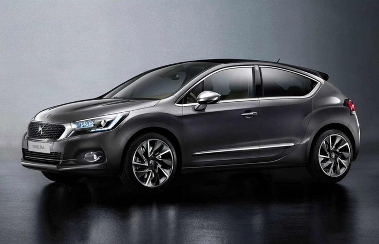Citroen DS 4 Crossback wades into crossover waters
