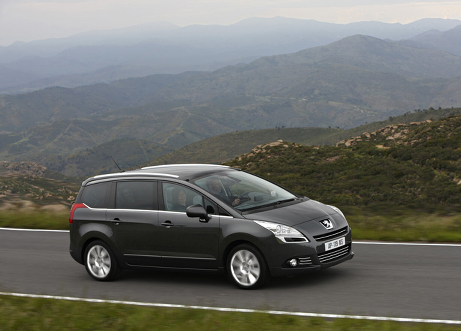 Peugeot 5008 Review