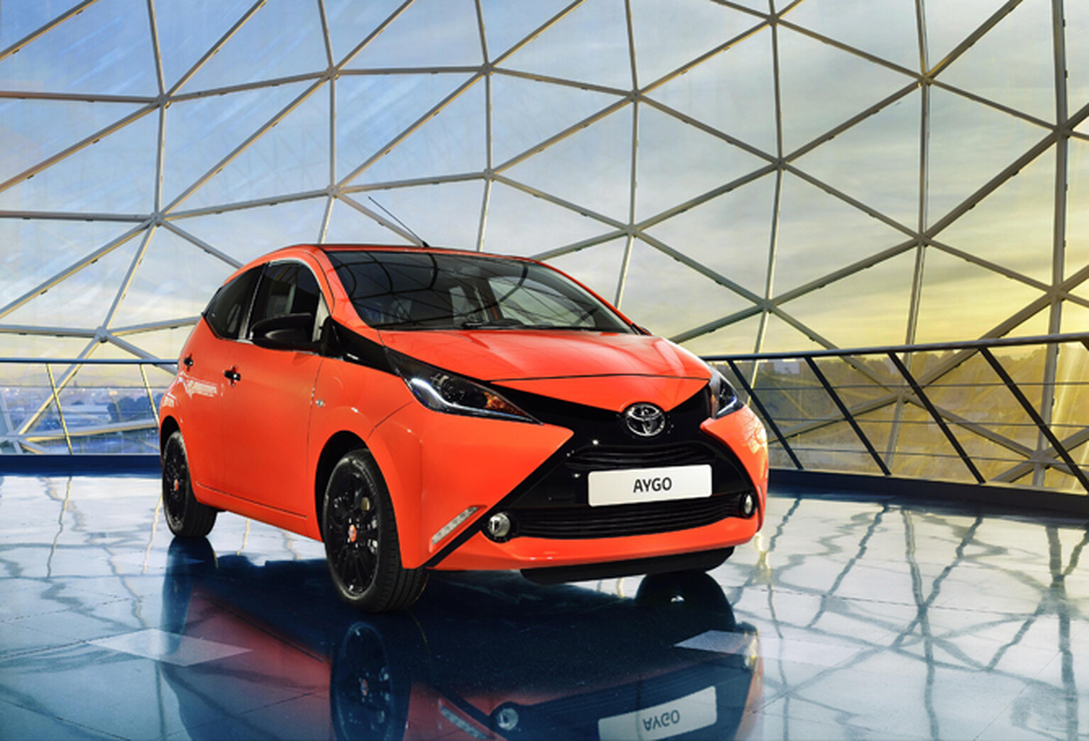 2014 Toyota Aygo inspired by 'Japan's hip youth culture'