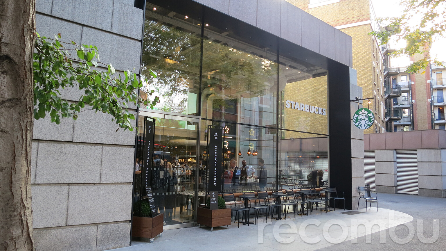 Hands-on: Inside the most advanced Starbucks in Europe