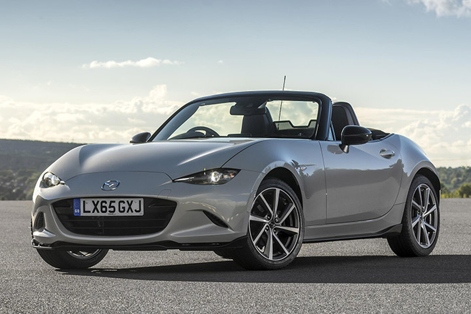 This is the Mazda MX-5 Sport Recaro Limited Edition