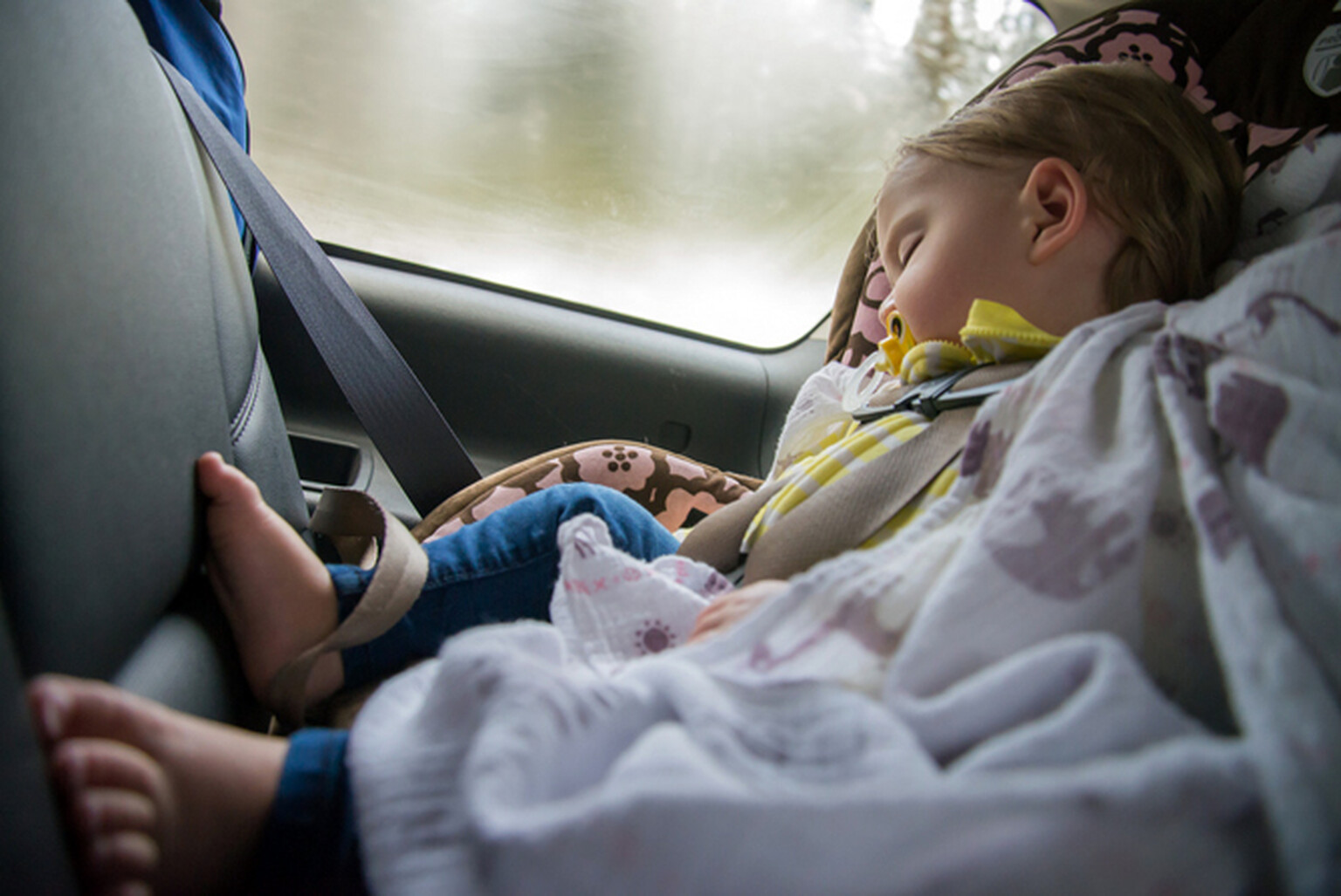 Intoxicated mother lets baby fall out of moving car