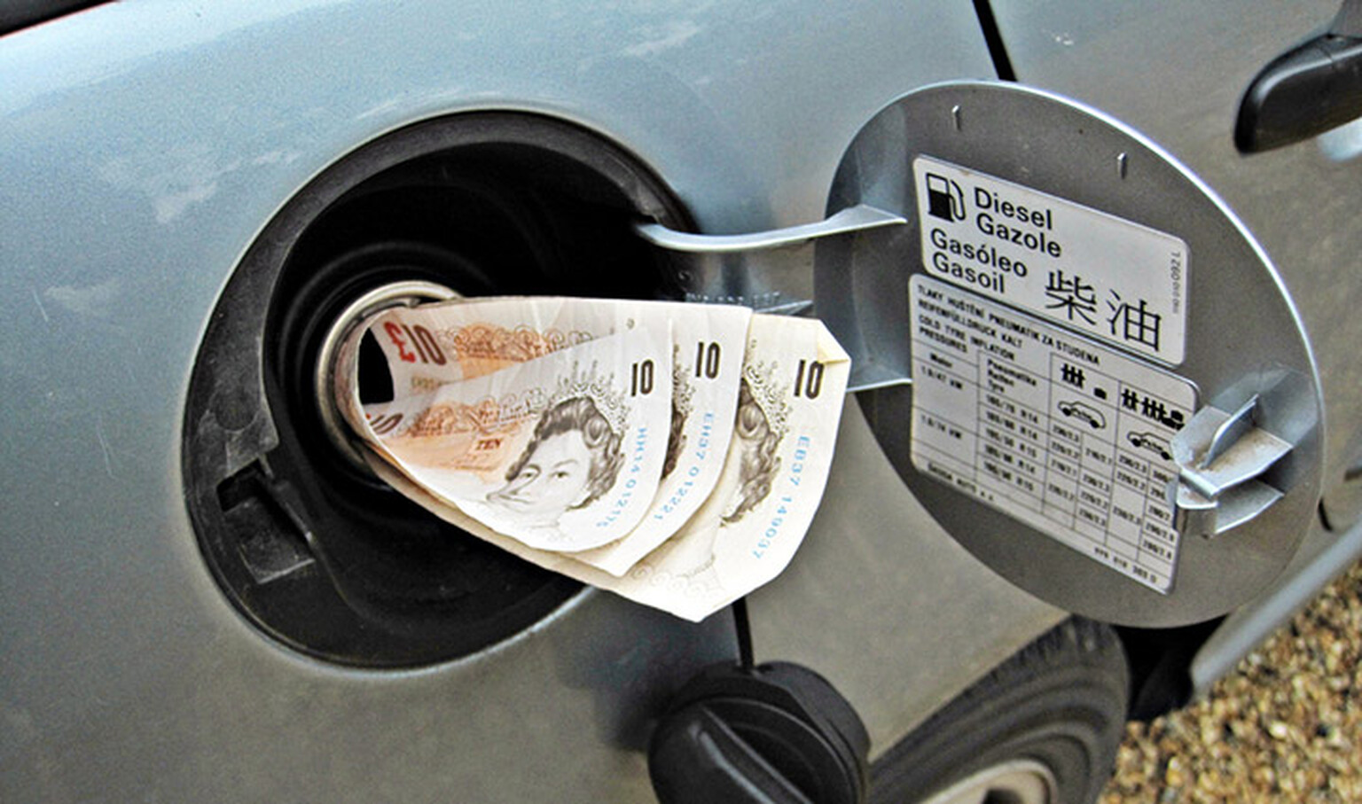 The RAC thinks fuel should drop to £1 a litre