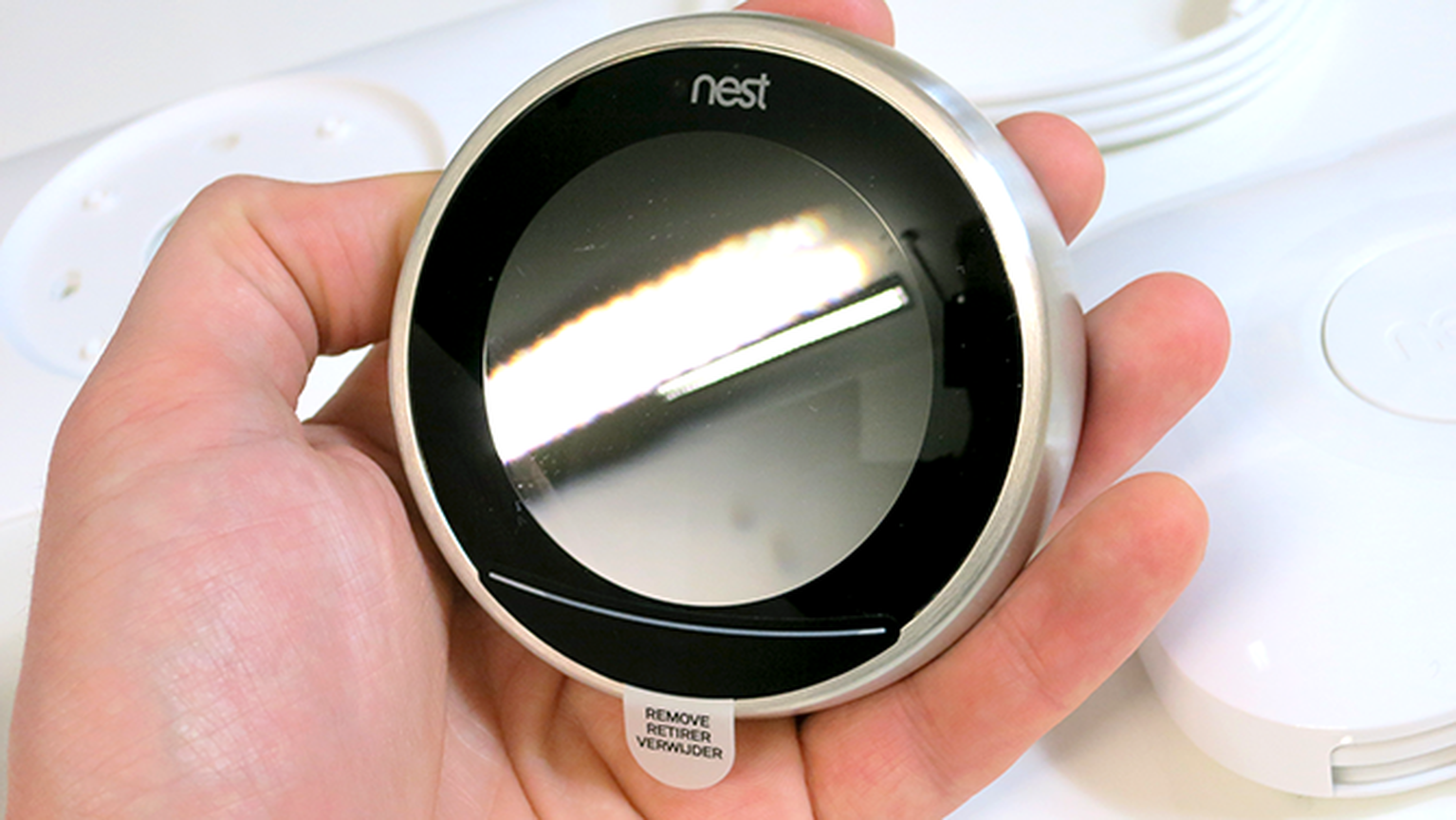 Nest learning thermostat 3rd generation: Hands on pictures