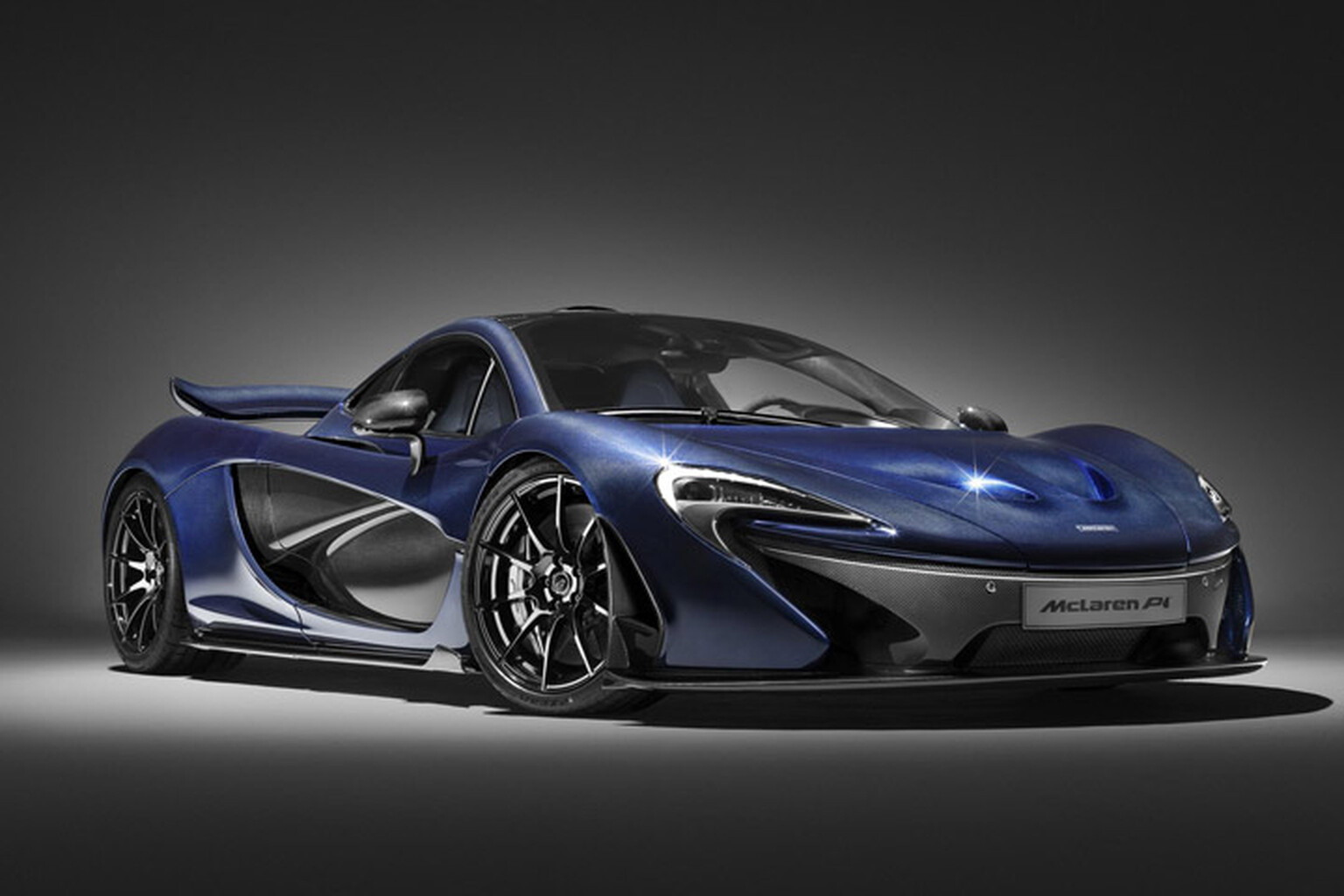McLaren pays tribute to end of P1 hypercar in (carbon fibre) style