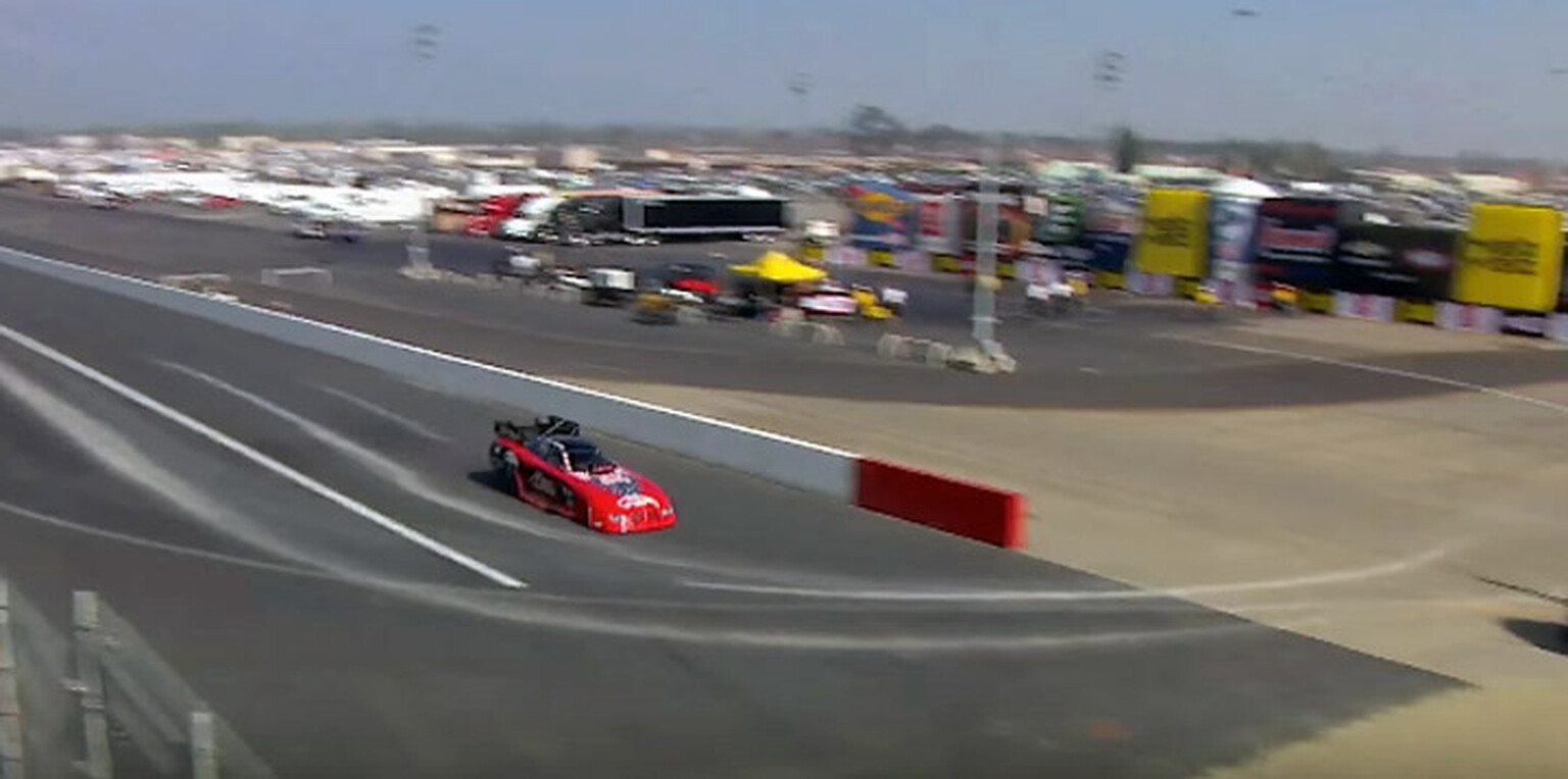 Watch the moment a 300mph dragster's parachute fails to deploy