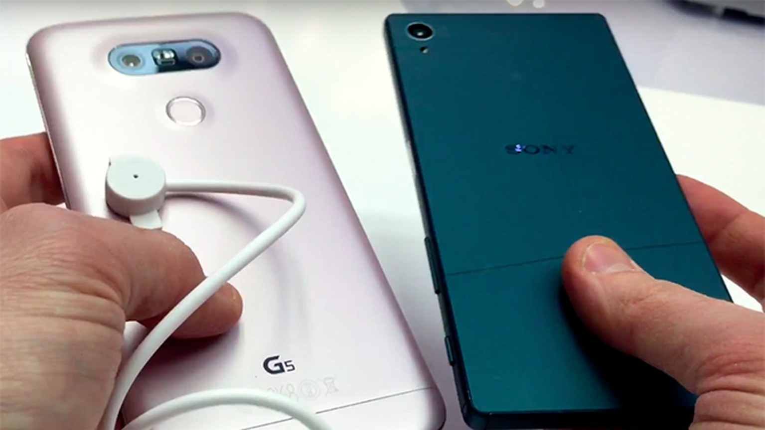 LG G5 vs Sony Xperia Z5 hands on | MWC 2016
