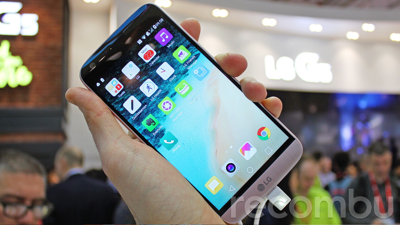 LG G5 wins best mobile device at MWC 2016 in official GSM Awards