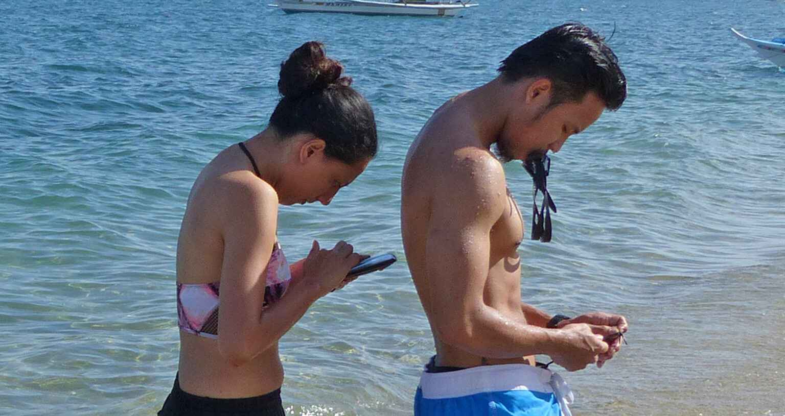 How to get cheap or free Internet on your phone or tablet when travelling abroad