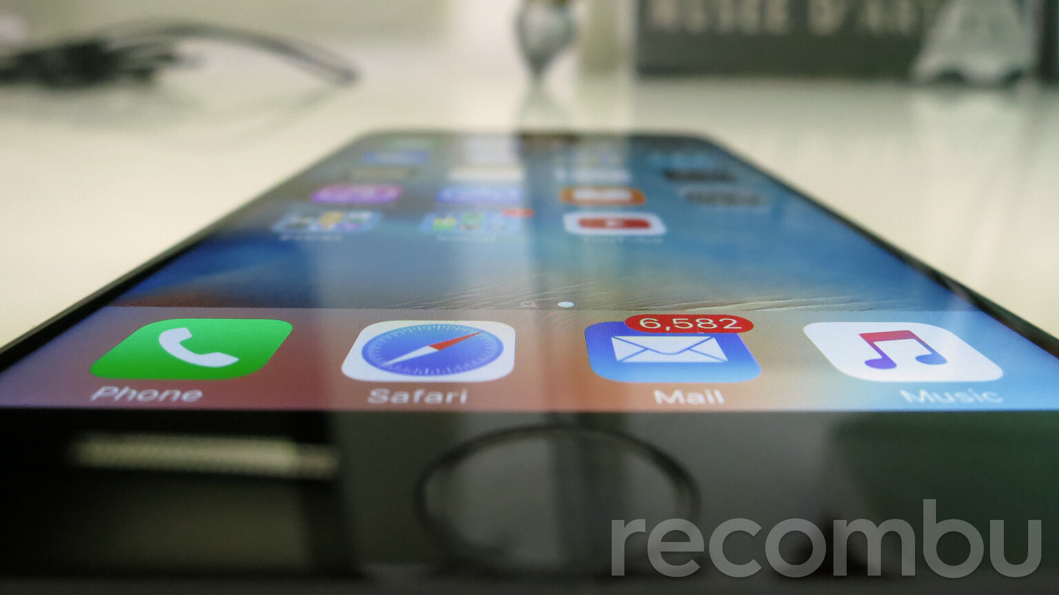 iPhone 6s deal of the month: Three slashes £11 a month off contract prices