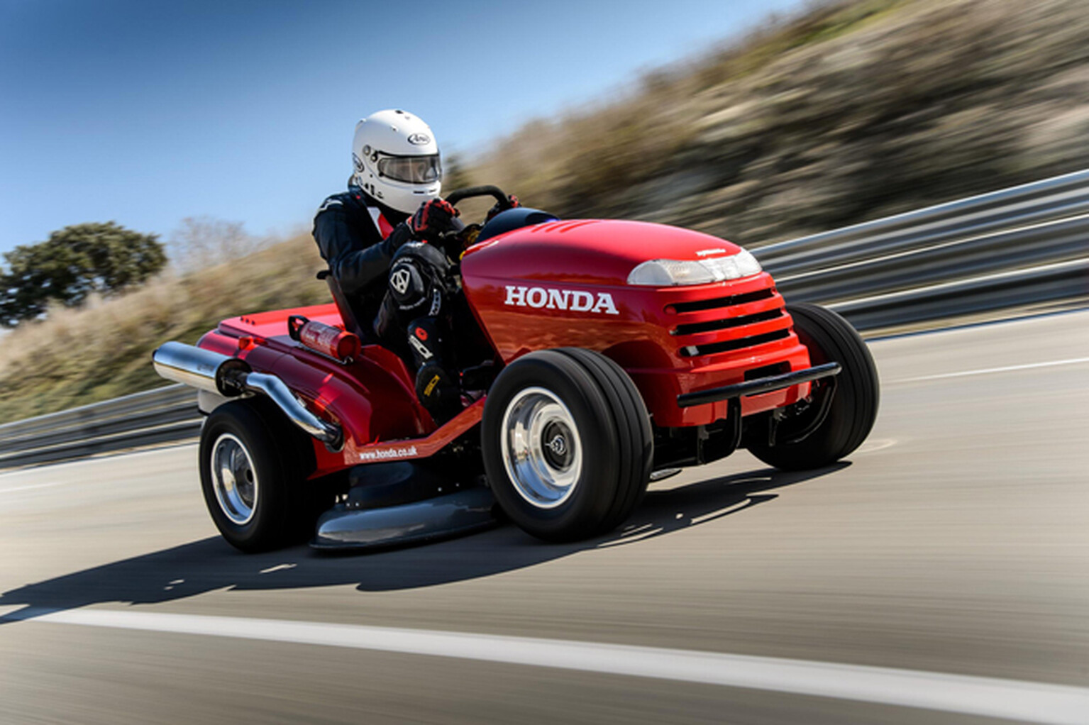 Honda Mean Mower is officially the world's fastest lawnmower