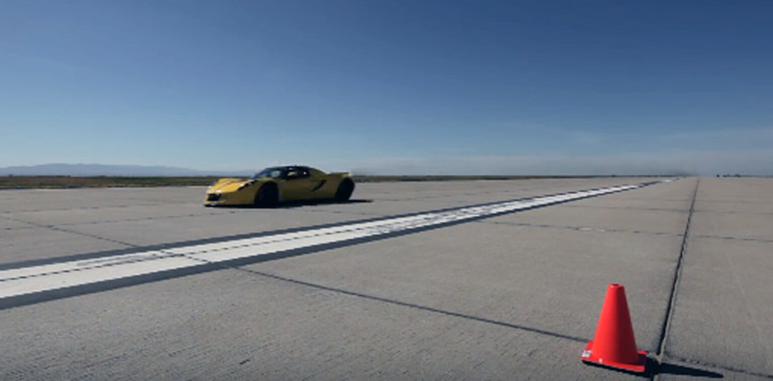 Hennessey celebrates 25 years with a 265.6mph Venom GT convertible run
